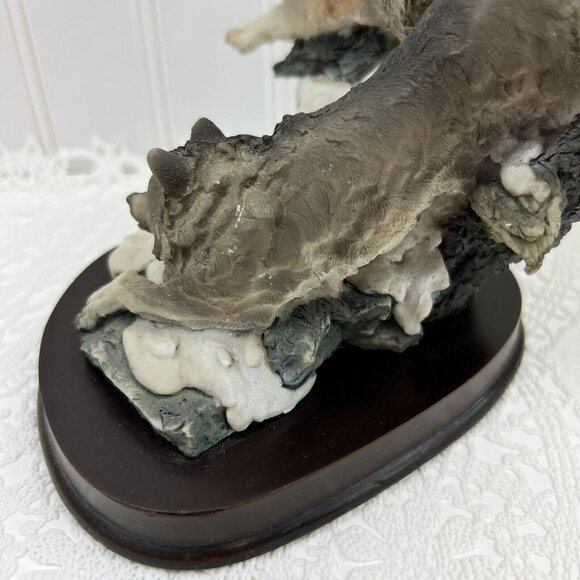 MRH Gray Free Standing Two Wolves Decorative Display Figurine Sculpture - Picture 8 of 13
